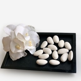 Sachet de 250 g de dragées blanches aux amandes Rassa Dragées avec ruban tricolore, idéal pour mariage, baptême et communion.