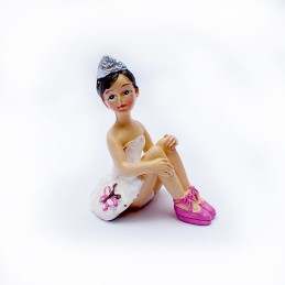 Ballerine dance figurine  assise