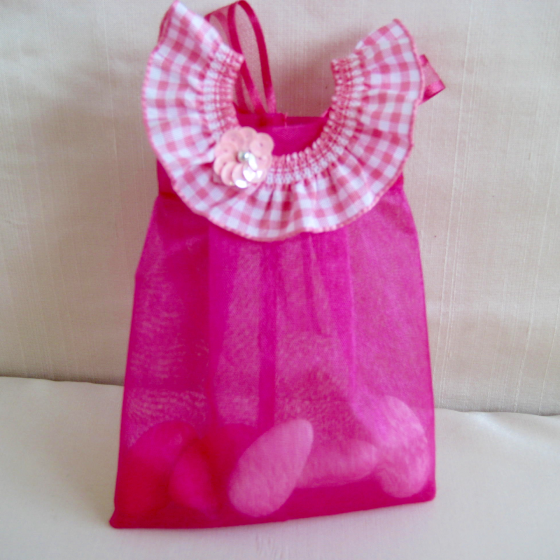 Robe fushia porte dragées  