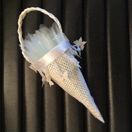 Cone Raphia ivoire entouré de papillons